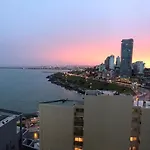 Una Belleza Frente Al Mar